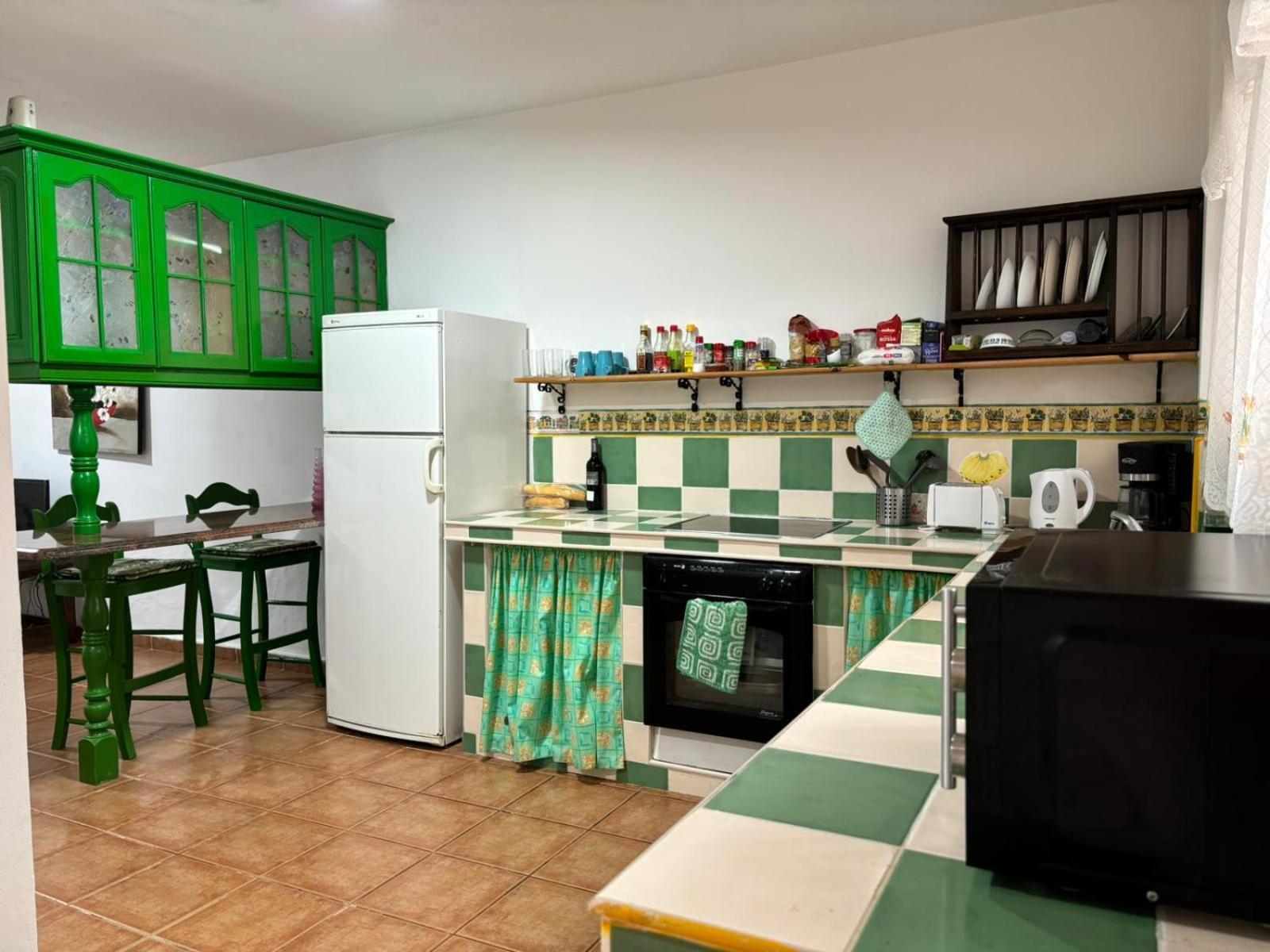 Habitacion Matrimonial En Un Bajo Bano Compartido Areas Compartidas Abades  Exteriör bild