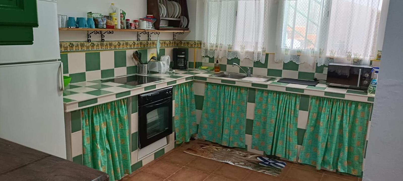 Habitacion Matrimonial En Un Bajo Bano Compartido Areas Compartidas Abades  Exteriör bild
